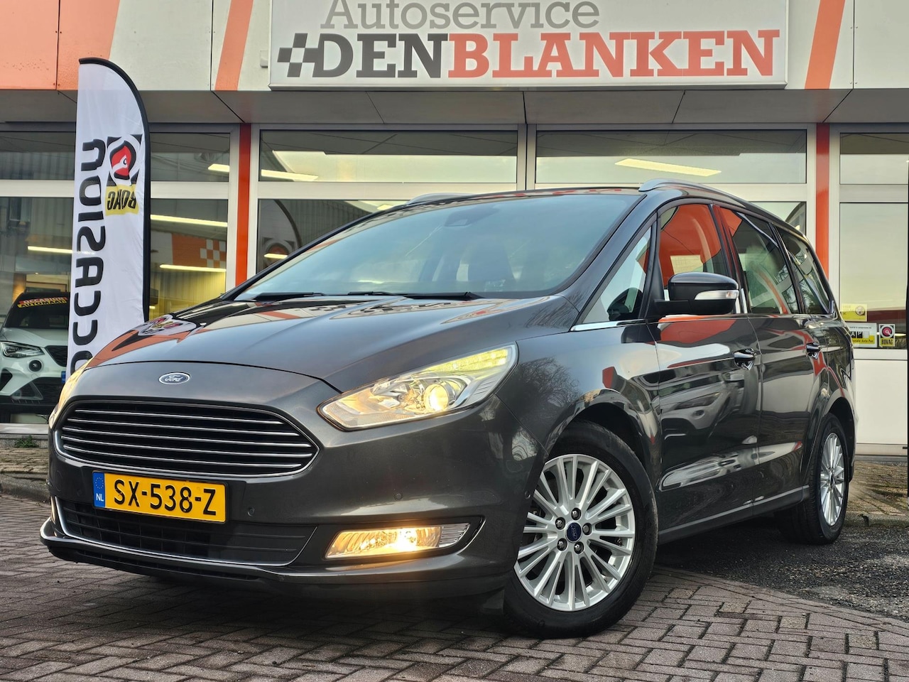 Ford Galaxy - 1.5 Titanium 7 persoons BJ.2018 / Navigatie / Pdc / Carplay / Stoelverwarming / 17"Lmv / D - AutoWereld.nl