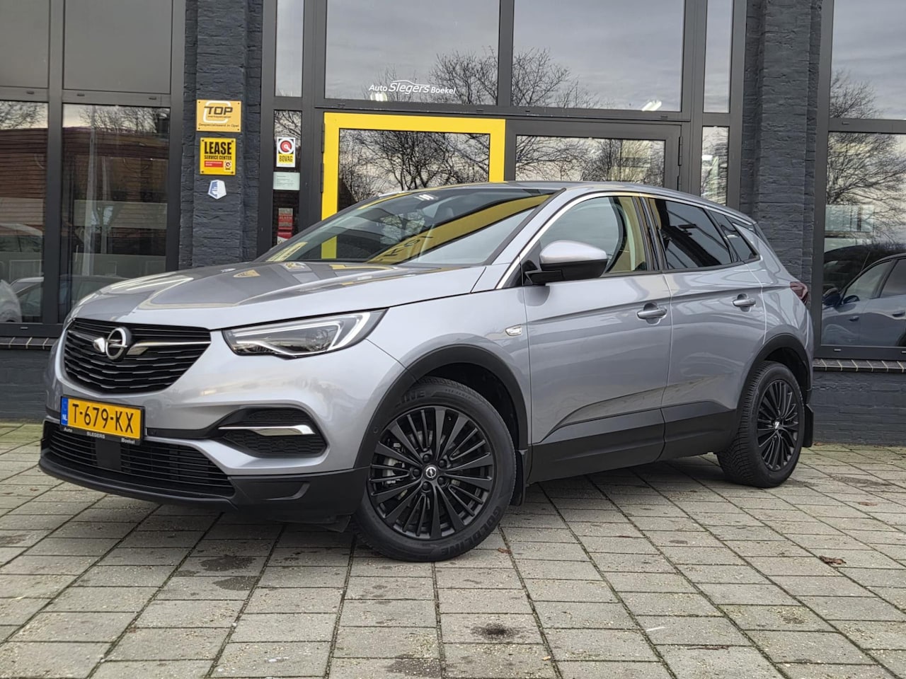 Opel Grandland X - 1.2 Turbo Innovation 130PK | LED | 18" | Apple Carplay | Android Auto | Camera | Elektr kl - AutoWereld.nl
