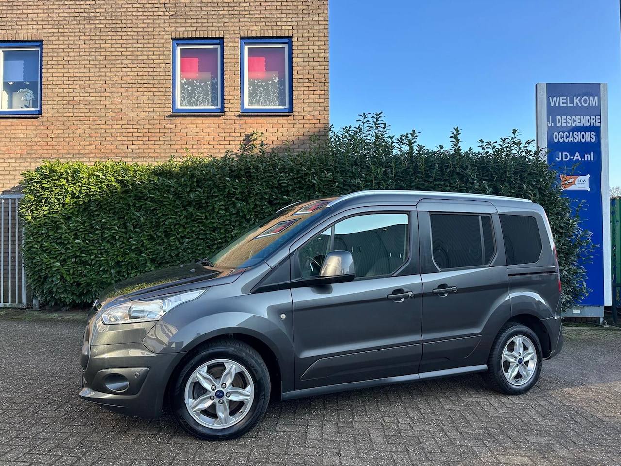 Ford Tourneo Connect Compact - 1.0 Titanium Distributieriem vervangen, Climate C, Cruise C, Trekhaak!!!! - AutoWereld.nl