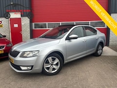 Skoda Octavia - 1.2 TSI Greentech Ambition 1STE EIG / PANORAMADAK / TREKHAAK / AIRCO / PDC / BLUETOOTH / C