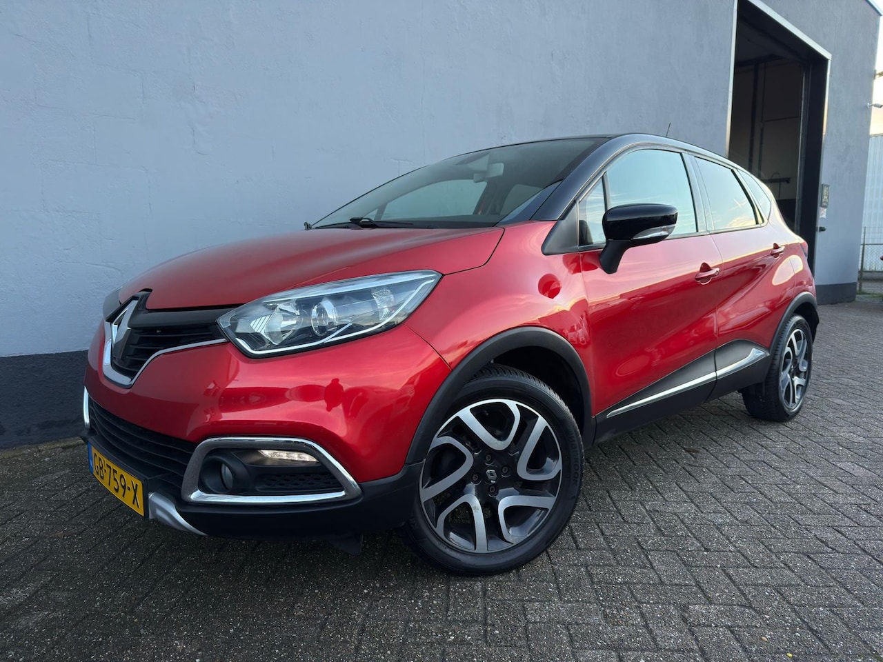 Renault Captur - 0.9 TCe Helly Hansen - Trekhaak - Navigatie - AutoWereld.nl