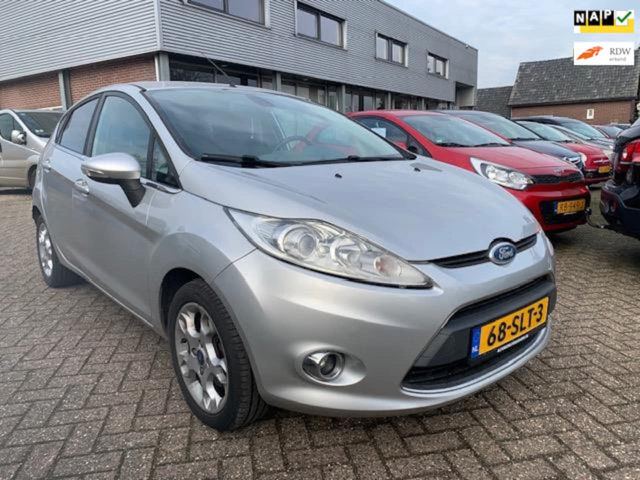 Ford Fiesta - 1.25 Titanium 2011 € 4450.- AIRCO, CRUISE, 1 JR. APK - AutoWereld.nl