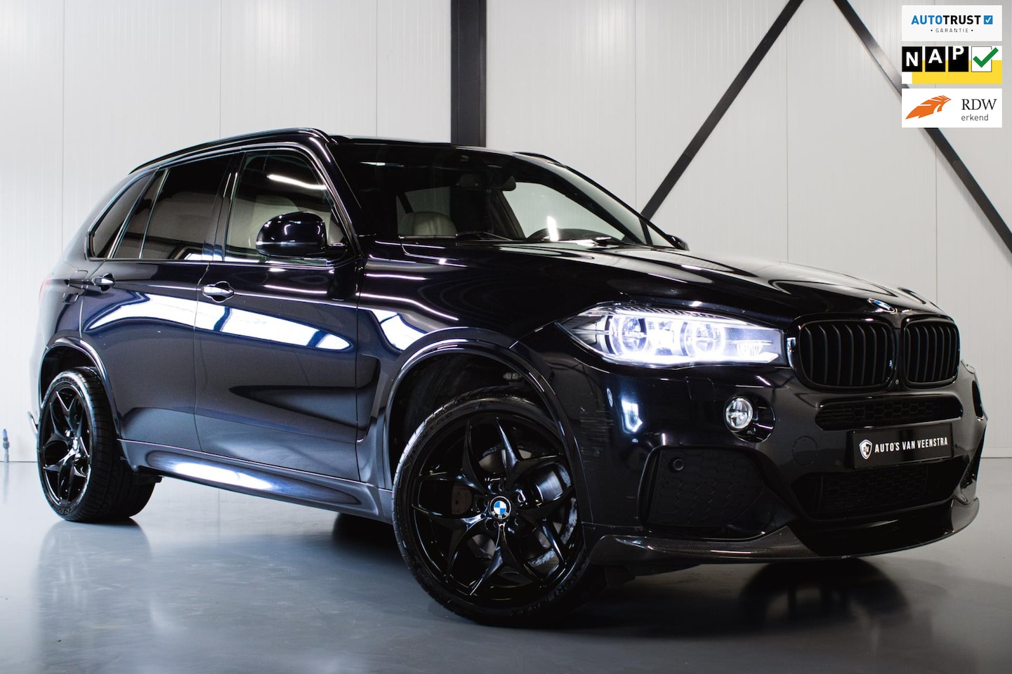 BMW X5 - 40e High Executive | 21" | PANO | M-Sport | HUD | H&K | FULL! - AutoWereld.nl