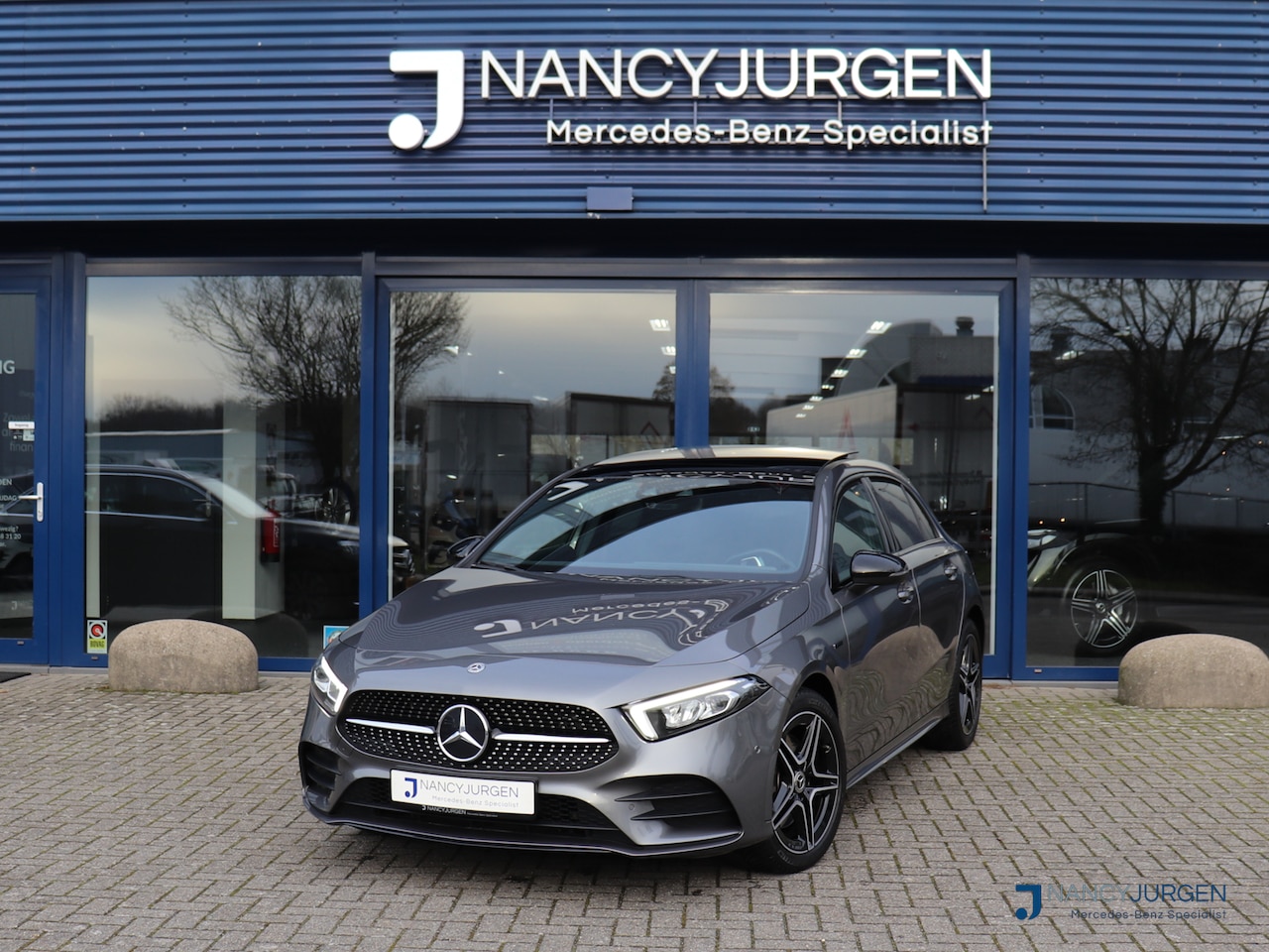 Mercedes-Benz A-klasse - 250 e AMG Limited | Pano | MBUX High End | LED | Parkeer Pakket | Night Pakket | Ambiente - AutoWereld.nl