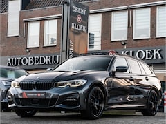 BMW 3-serie Touring - 330e xDrive High Exe M-Sport PANO LASER HARMAN KARDON HUD TREKHAAK CAMERA 19 INCH BOMVOL