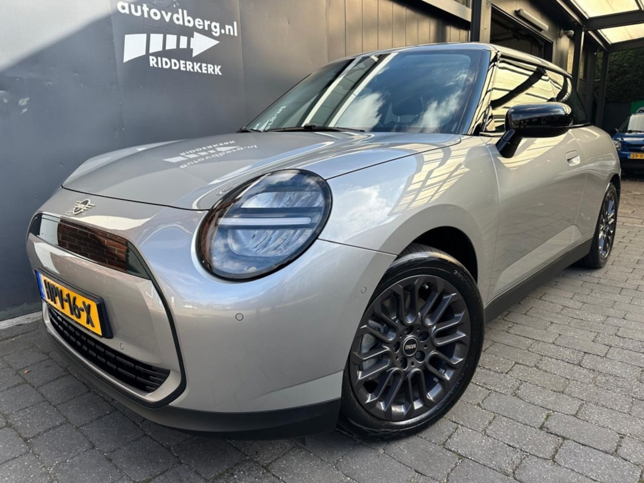 MINI Cooper - E Essential XS 40.7 kWh - AutoWereld.nl