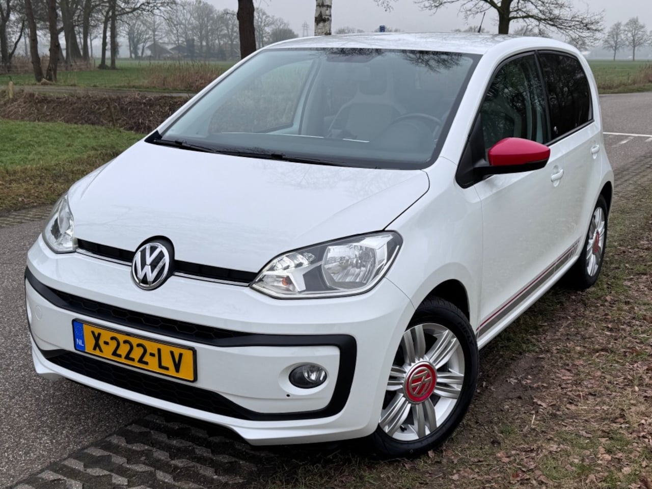 Volkswagen Up! - BEATS / STOELVERWARMING / PDC / CLIMA / ALCANTARA / UNIEK - AutoWereld.nl