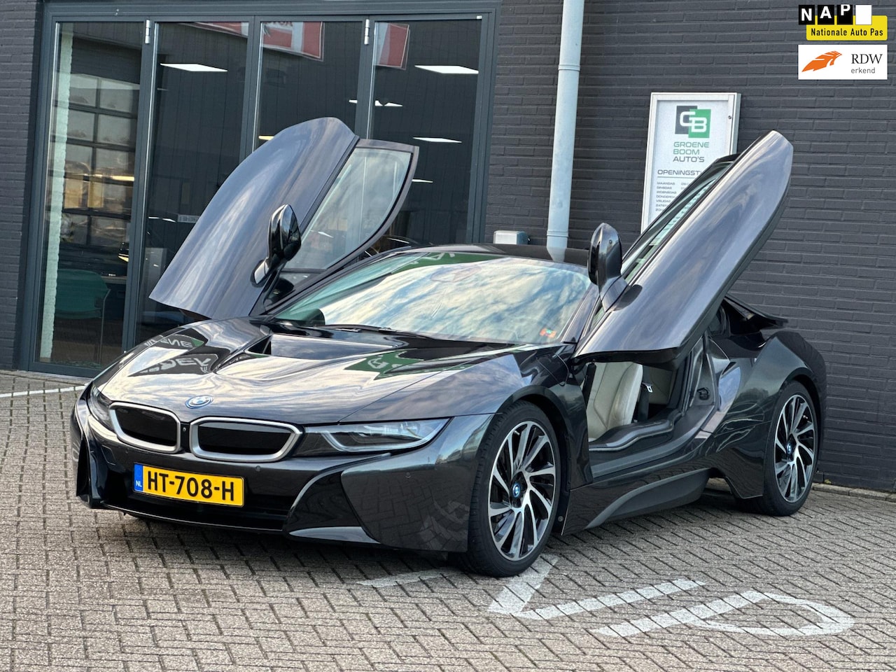 BMW i8 - 1.5/LEDER/NAVI/CAMERA/DELERONDERHOUDEN/NL-AUTO NAP!! - AutoWereld.nl