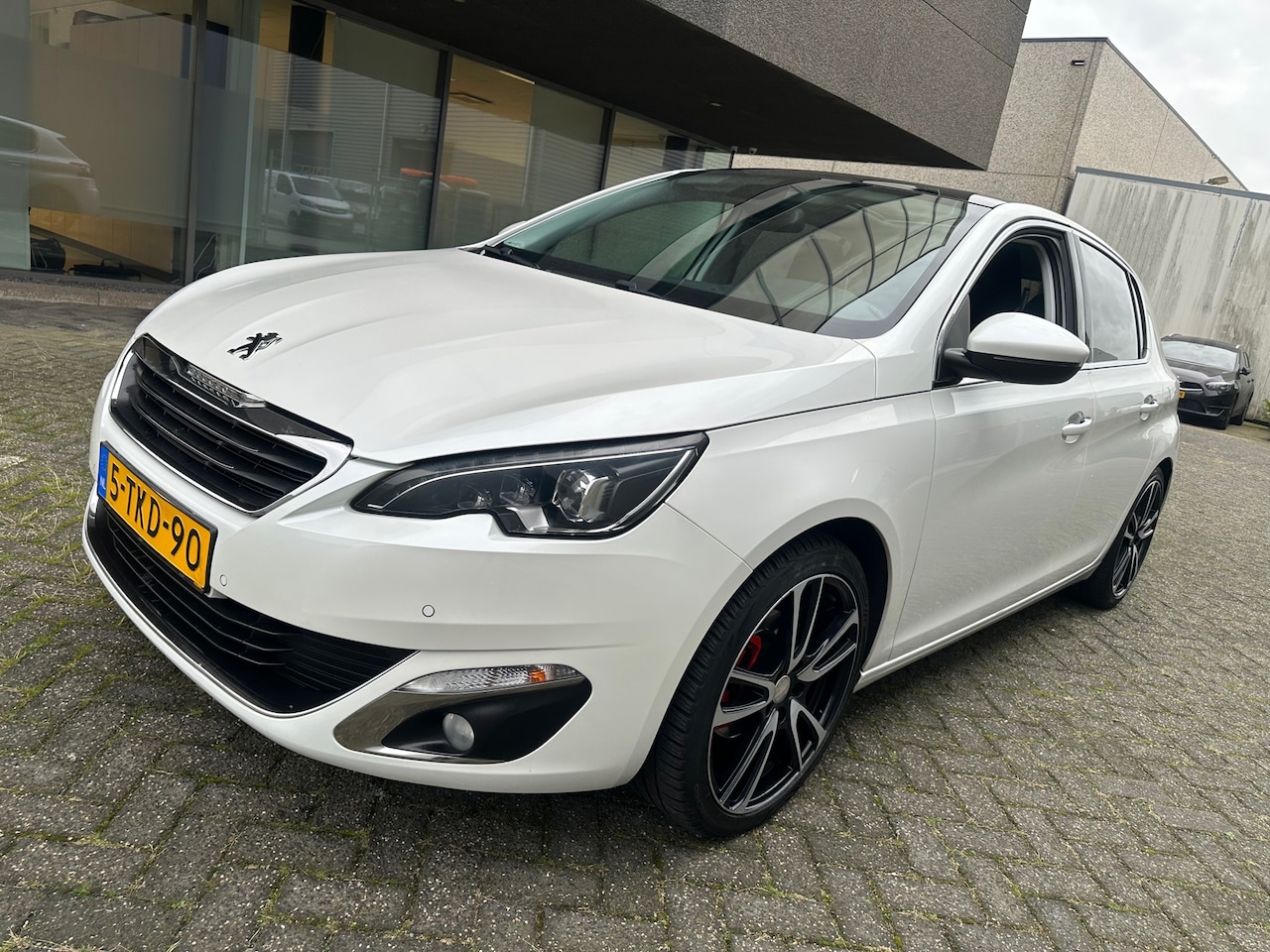 Peugeot 308 - 1.6 THP Première CLIMAT BJ 2-2014 APK 11-2026 - AutoWereld.nl
