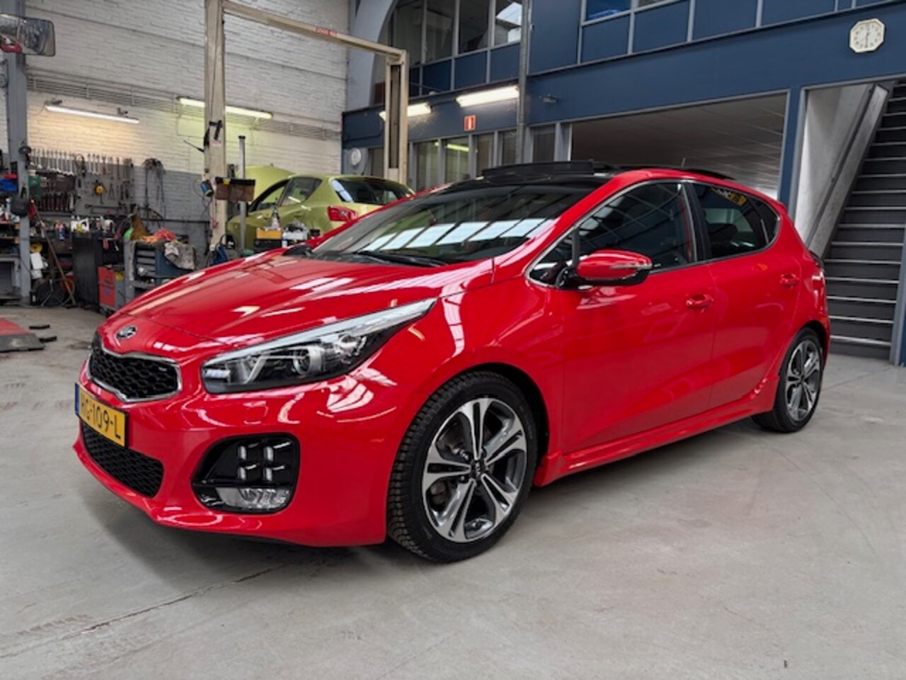 Kia Cee'd - Cee D 1.0 T-GDi Eco Dynamics 120PK GT-Line | Schuif- Kanteldak | Navigatie | Camera | Pdc - AutoWereld.nl