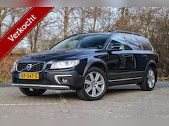 Volvo XC70 - 2.4 D4 Polar+ 5 cilinder