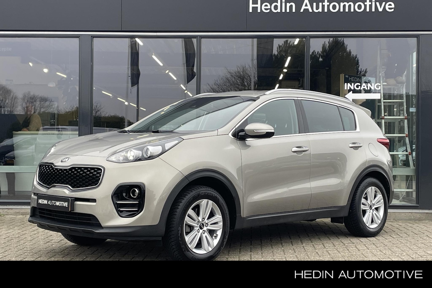 Kia Sportage - 1.6 GDI First Edition Leder | Navigatie | Camera | Parkeersensoren | Trekhaak - AutoWereld.nl