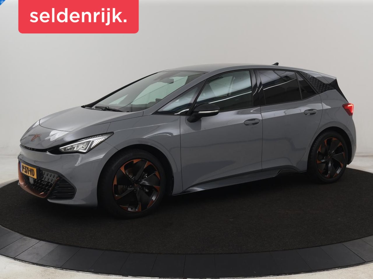 CUPRA Born - Adrenaline One 62 kWh | Stoelverwarming | 19'' | Sfeerverlichting | Adaptive cruise | Carp - AutoWereld.nl