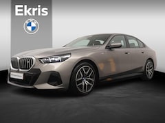 BMW i5 - eDrive40 M Sport Edition 84 kWh M Sportpakket | Trekhaak | Driving Assistant plus
