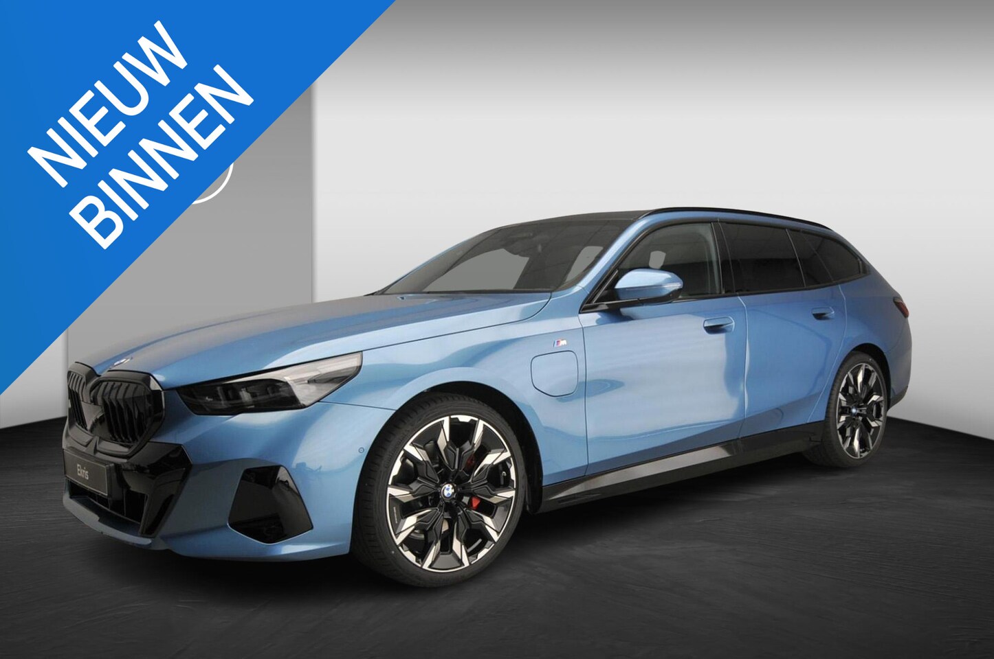 BMW 5-serie Touring - 530e | M Sportpakket Pro | Individual Lak | Innovation Pack | Comfort Pack | Travel Pack | - AutoWereld.nl