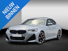 BMW 2-serie Coupé - 220i | M Sportpakket Pro | Panodak | Head-Up | Parking Assistant Plus | Driving Assistant