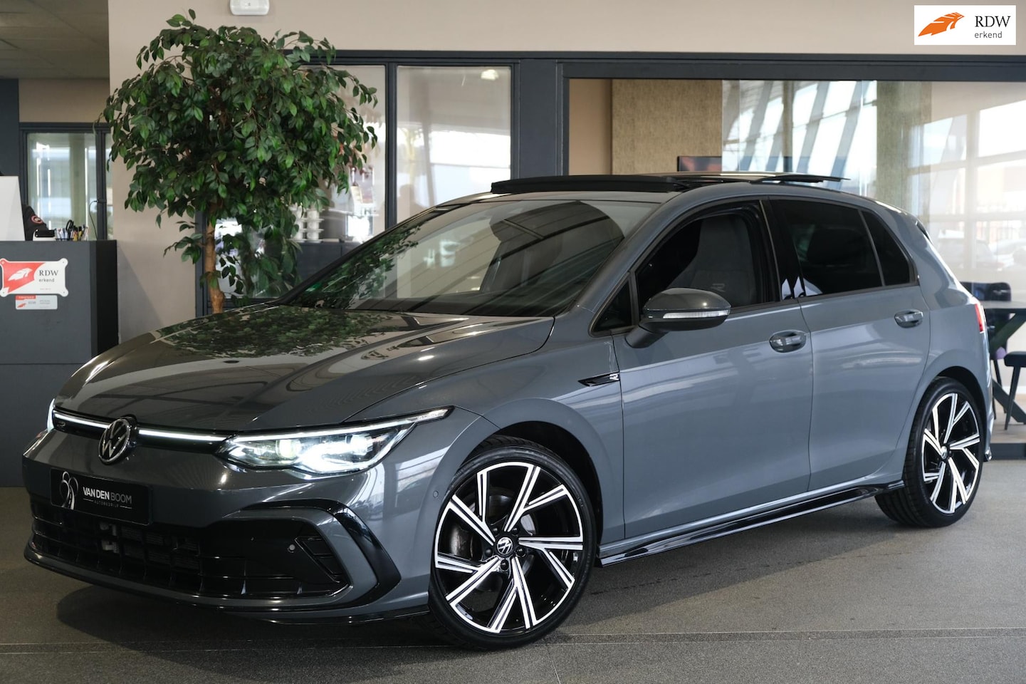 Volkswagen Golf - 1.5 TSI R-Line Pano Navi Trek H&K Led Cam Acc Pdc Hud - AutoWereld.nl