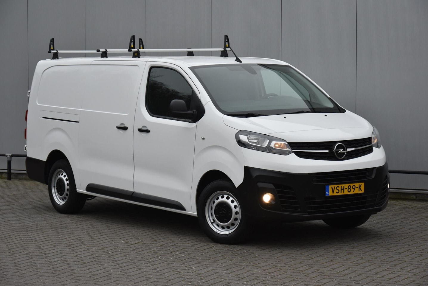 Opel Vivaro - 2.0 CDTI L3H1 Airco Navi PDC Camera Cruise Euro6 - AutoWereld.nl