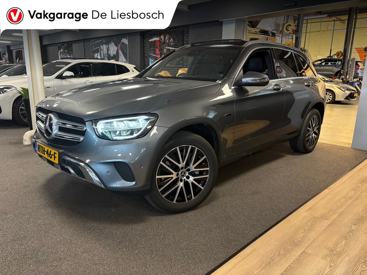 Mercedes-Benz GLC-klasse - 300e 4MATIC Premium Plus / trekhaak / sfeer verlichting / panorama-dak / virtual - AutoWereld.nl