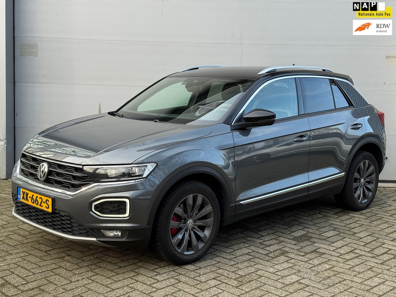 Volkswagen T-Roc - 1.5 TSI Sport l Volledig Dealer Onderhouden l Virtual Cockpit l Navi l Automaat l ACC l tr - AutoWereld.nl