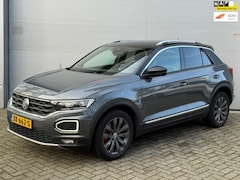 Volkswagen T-Roc - 1.5 TSI Sport l Volledig Dealer Onderhouden l Virtual Cockpit l Navi l Automaat l ACC l tr