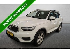 Volvo XC40 - 1.5 T2 130PK Momentum Core / Airco-ecc./ Xenon / Navigatie / Lmv./ Pdc.A / Radio multimedi