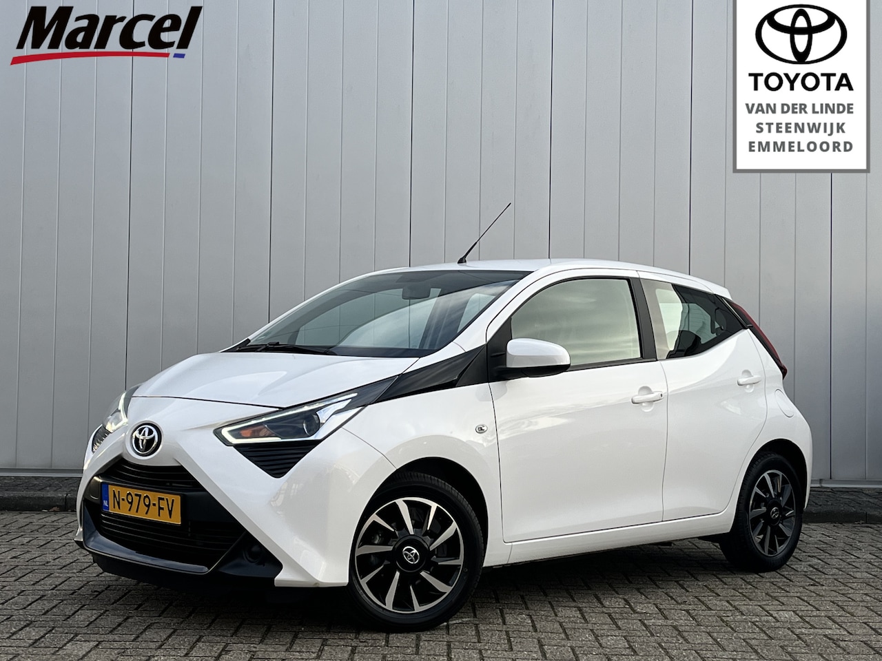Toyota Aygo - 1.0 VVT-i X-Play Limited NL Auto Lichtmetalen Velgen Carplay Airco - AutoWereld.nl