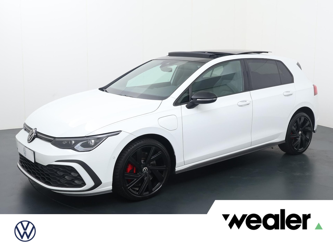 Volkswagen Golf - 1.4 eHybrid GTE | 245 PK | SoH 91% | Trekhaak | Panoramadak | Matrix LED koplampen | Apple - AutoWereld.nl