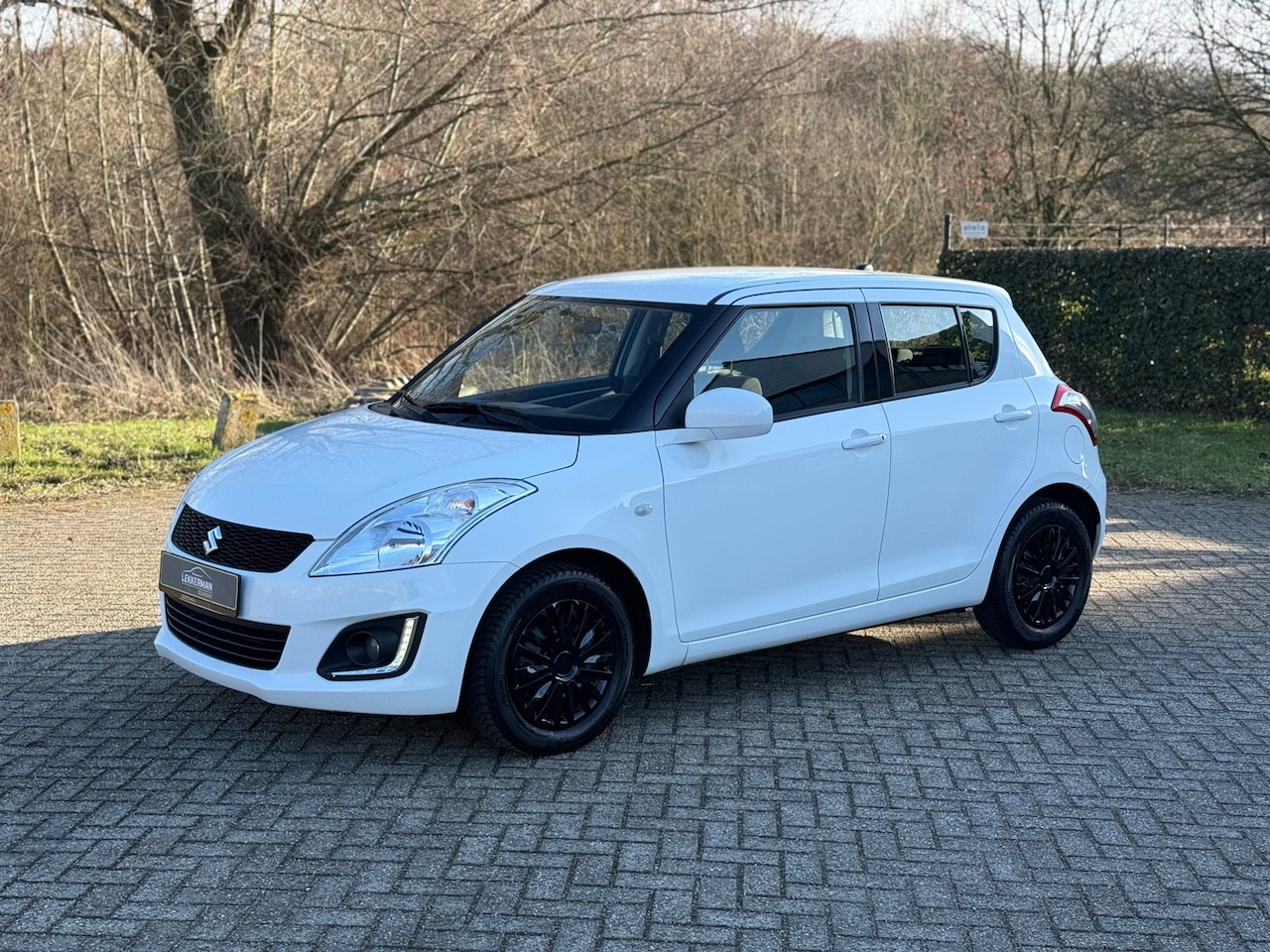 Suzuki Swift - 1.2 Style EASSS CRUISE I PDC I LED I UNIEKE KM STAND I NWE APK - AutoWereld.nl