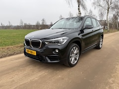 BMW X1 - sDrive18i Executive Edition | NED AUTO | HUD | PANORAMADAK | HOGE INSTAP | TREKHAAK |