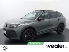 Volkswagen Tiguan - R-Line Edition 1.5 eHybrid 150 kW / 204 PK DSG | Black Style | Panoramadak | Trekhaak wegk