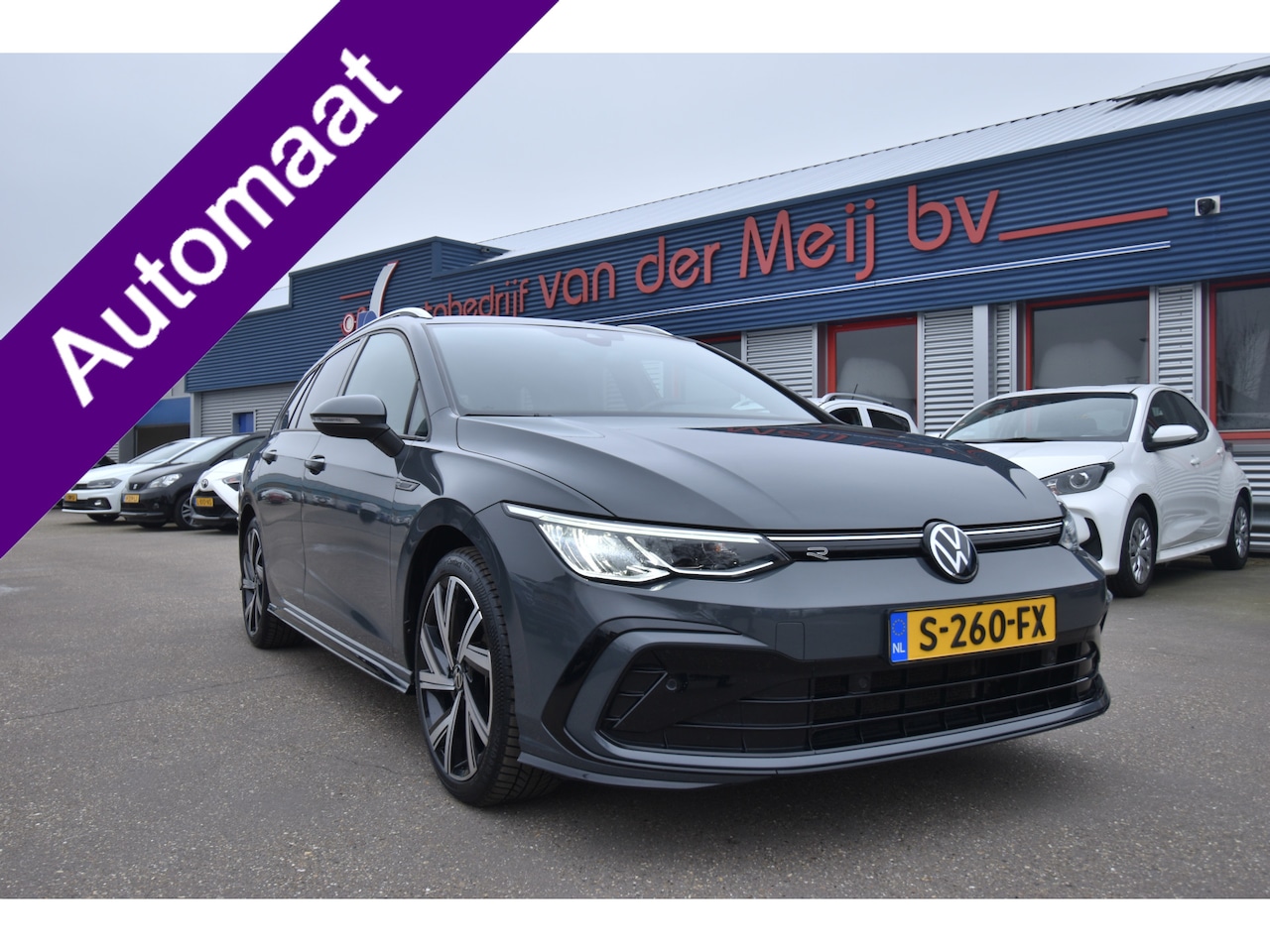 Volkswagen Golf - 1.5 eTSI R-Line Business 1.5 eTSI R-Line Business , TREKHAAK , A UITRIJ CAM , NAVI , CLIMATR , LMV18 , LED KOPL , - AutoWereld.nl