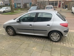 Peugeot 206 - 1.4 Gentry