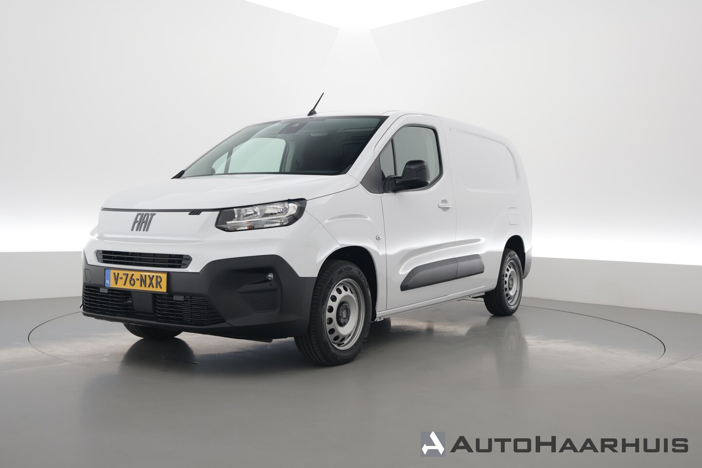 Fiat Doblò - 1.5D 130pk L2 1000kg | 3 pers. | Camera | Airco | Apple Carplay | BPM vrij! - AutoWereld.nl