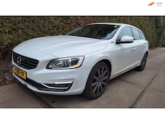 Volvo V60 - 2.4 D6 AWD Plug-In Hybrid Summum