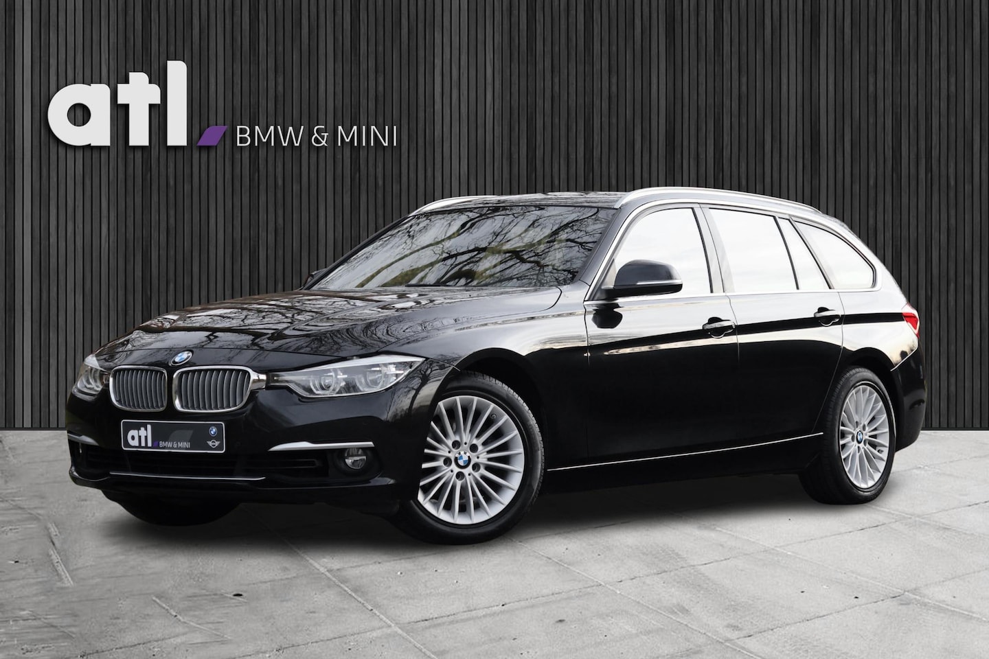 BMW 3-serie Touring - 318i Luxury Edition AUT | Org. NL | Leder | Navi Pro | LED | Stoelverwarming | Clima | PDC - AutoWereld.nl