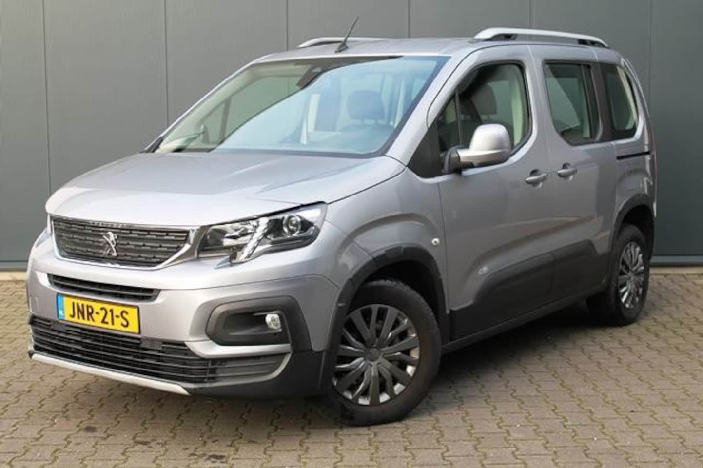 Peugeot Rifter - 1.2 Puretech Allure | Clima | Navi | Carplay - AutoWereld.nl