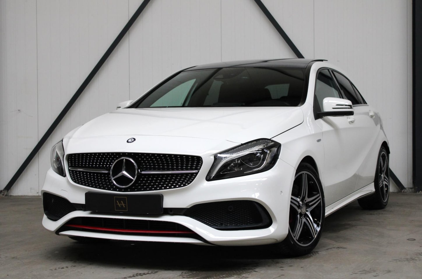 Mercedes-Benz A-klasse - 250 AMG-Sport l Panodak l Sfeerverlichting l Key-Less - AutoWereld.nl