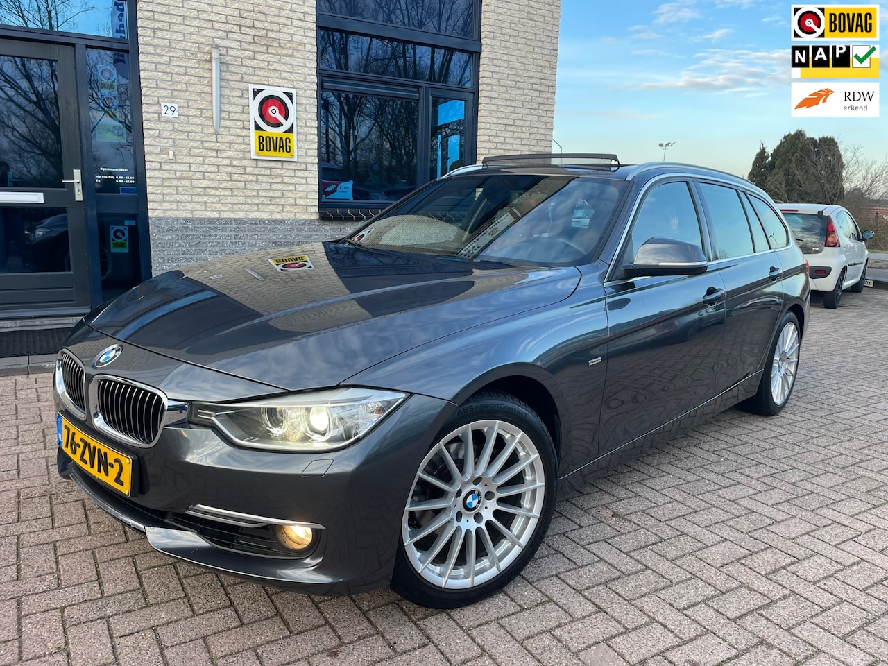 BMW 3-serie Touring - 320i Edition- Automaat-pano-pdc NL auto - AutoWereld.nl