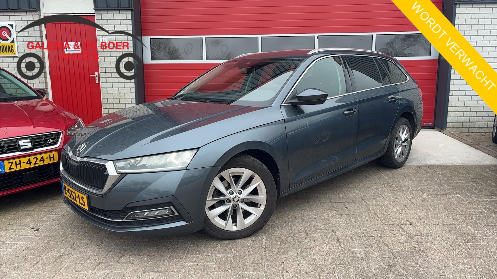 Skoda Octavia Combi - 1.0 e-TSI Business Edition AUTOMAAT / TREKHAAK / FULL LED / NAVI / CARPLAY / CLIMA / PDC / - AutoWereld.nl