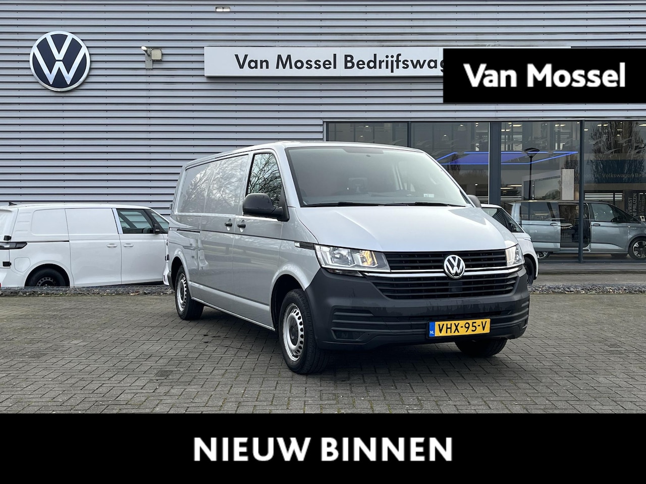 Volkswagen Transporter - 2.0 TDI L2H1 150PK | Automaat | Airco | Multifunctioneel stuurwiel | Cruise controle | Rad - AutoWereld.nl