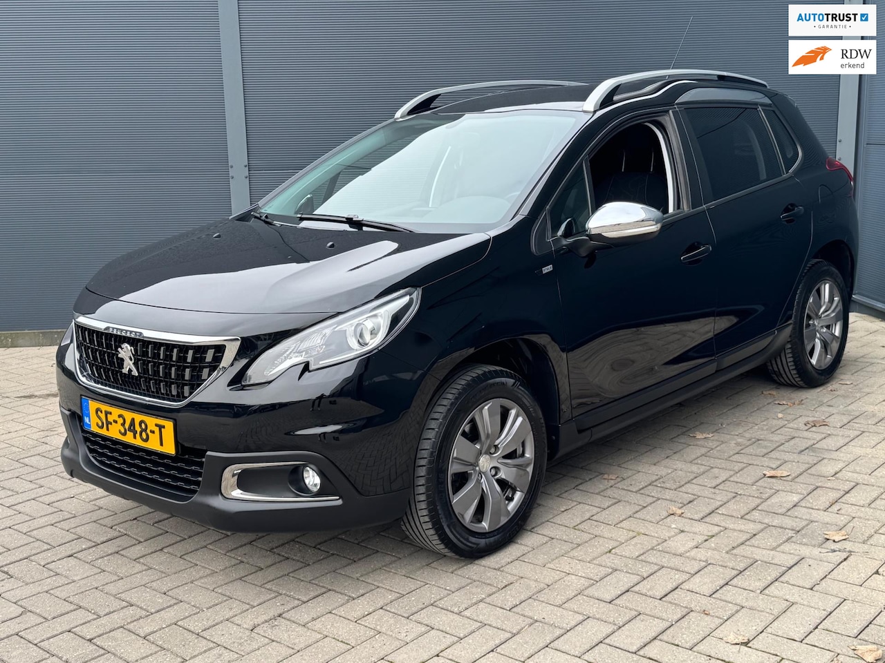 Peugeot 2008 - 1.2 PureTech Allure / Facelift / Navi / Trekhaak - AutoWereld.nl