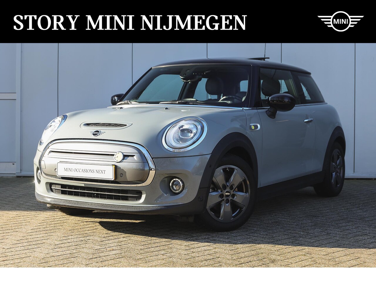 MINI Mini-Electric - Yours / Panoramadak / Sportstoelen / Achteruitrijcamera / Comfort Access / LED / Head-Up / - AutoWereld.nl