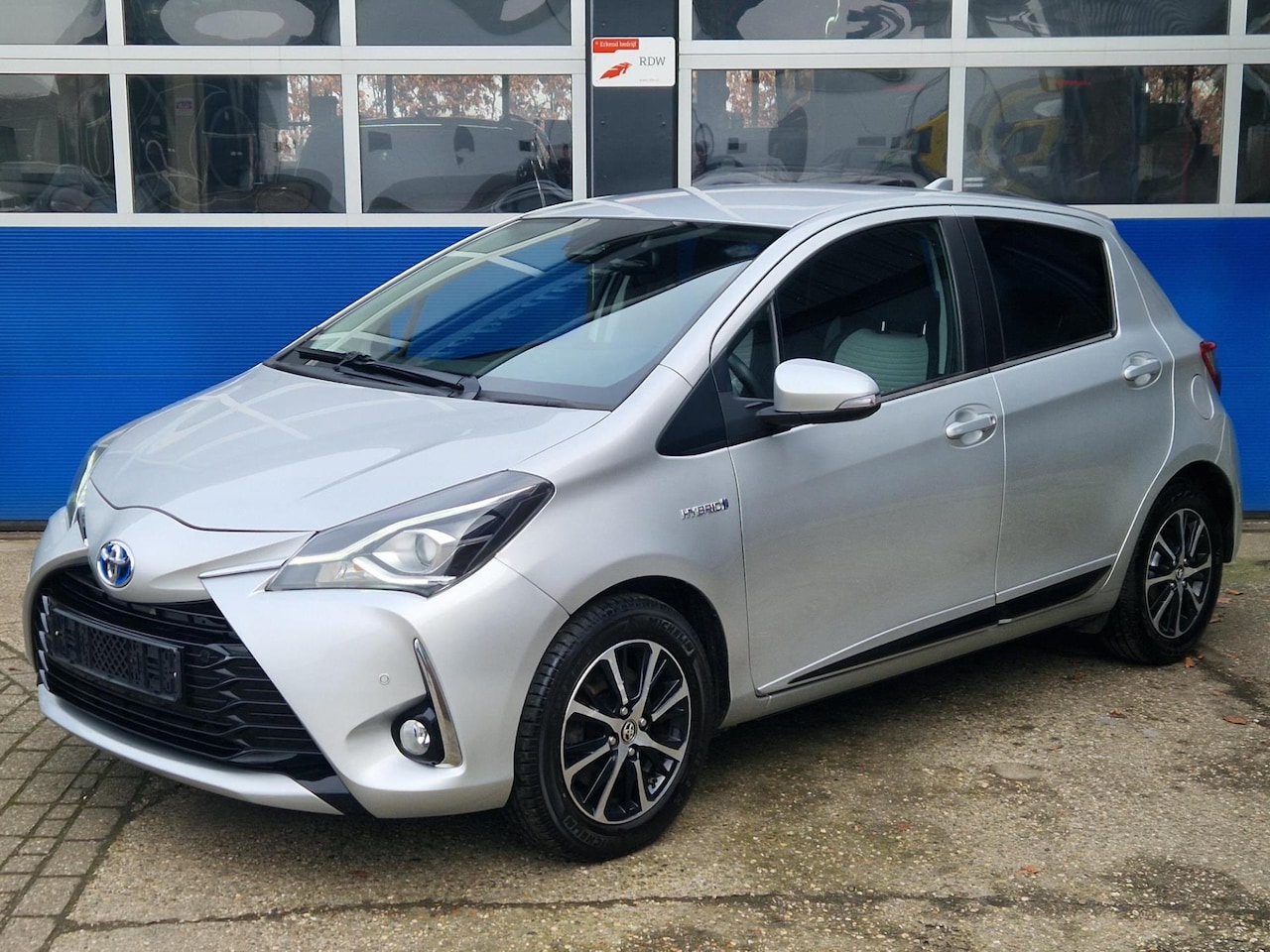 Toyota Yaris - 1.5 Hybrid Limited / Camera / Cruise control / Carplay / Keyless / Parkeersensoren / ECC / - AutoWereld.nl