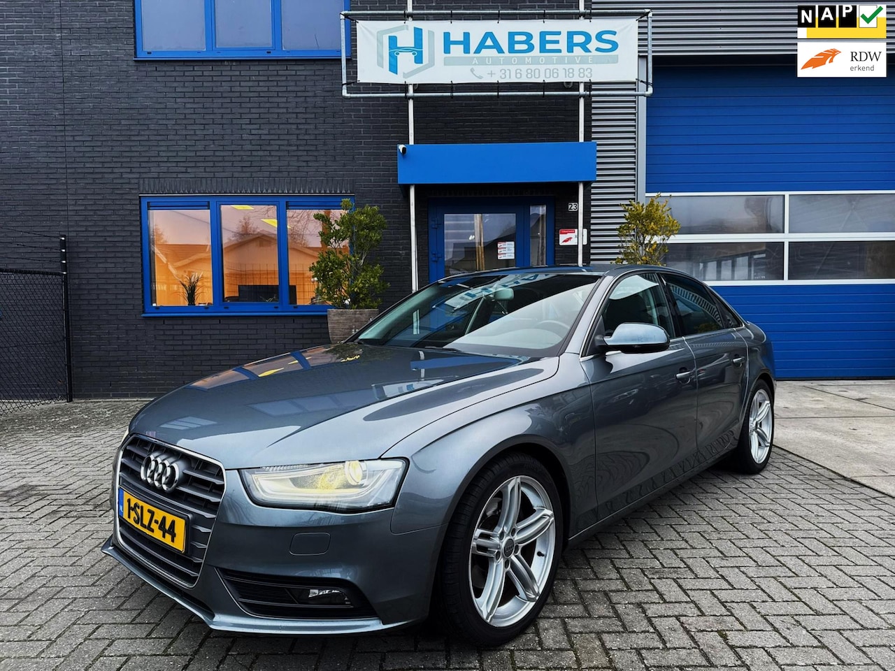 Audi A4 Limousine - 1.8 TFSIe Edition 170PK|Xenon/Led|Navigatie|5-Deurs|Sportstoelen|18 INCH|Cruise|Bluetooth - AutoWereld.nl
