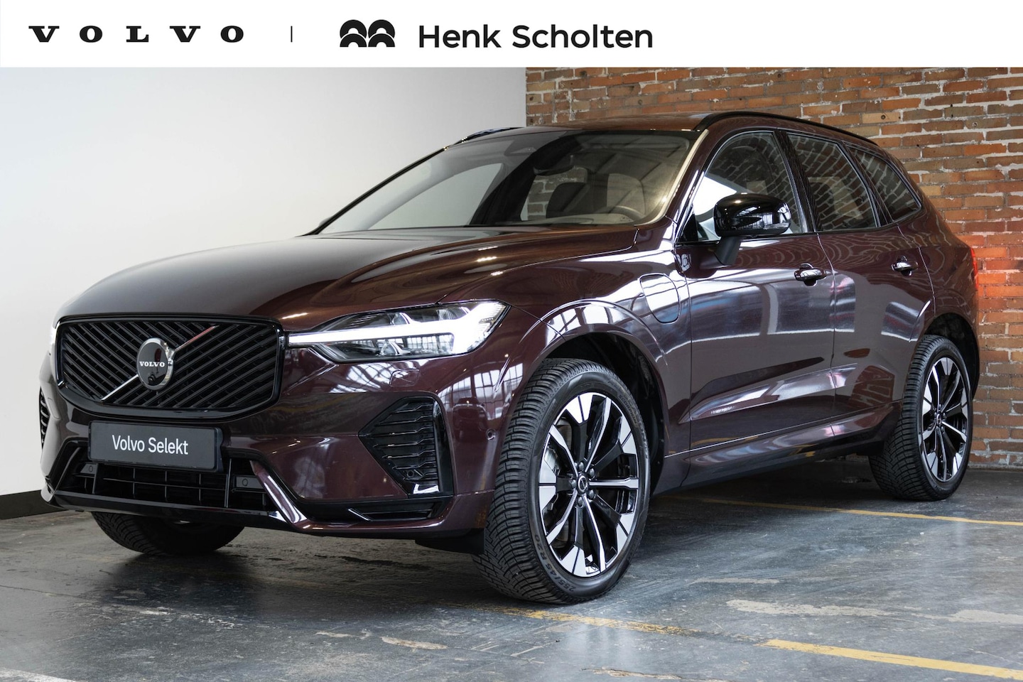Volvo XC60 - T6 Plug-in hybrid AWD Ultra Dark | Panoramadak | Verwarmbare voorstoelen+stuurwiel+achterb - AutoWereld.nl