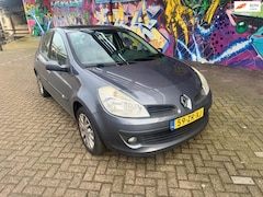 Renault Clio - 1.6-16V Dynamique S panorama dak digitale airco cruise controle boeken aanwezig zeer nette