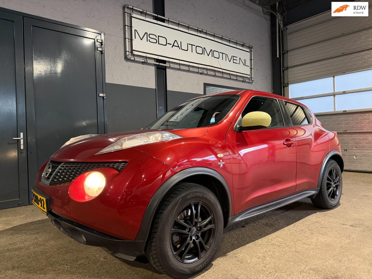 Nissan Juke - 1.6 DIG-T Tekna|CAMERA|MF Stuur|190pk|KEYLESS |Onderhouden - AutoWereld.nl