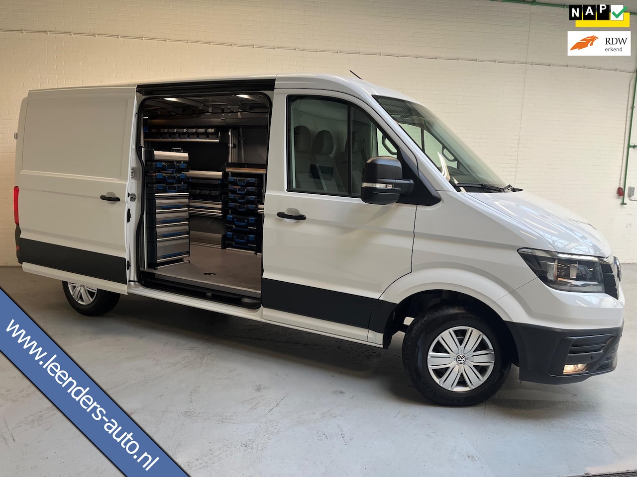 Volkswagen Crafter - Automaat DSG Servicewagen 35 2.0 TDI 140pk euro6 L3H2 oude L2H1 Highline 3Persoons Sortimo - AutoWereld.nl