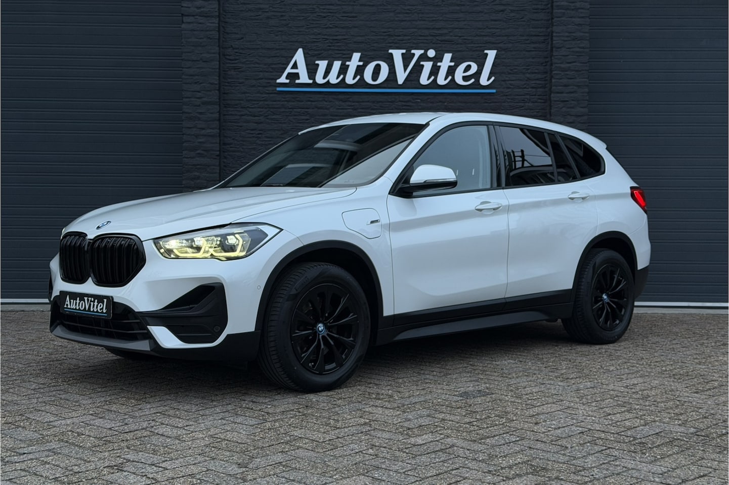 BMW X1 - xDrive25e | Leder | Camera | Head-Up | Adaptive Cruise | Comfort Access - AutoWereld.nl